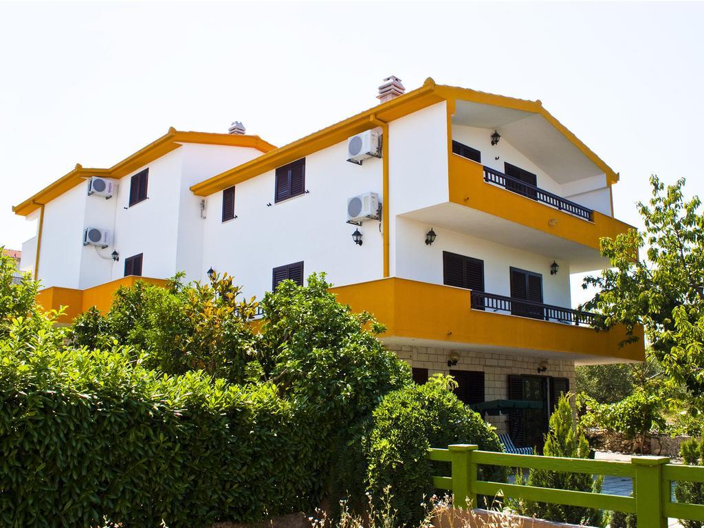 Annika Apartment