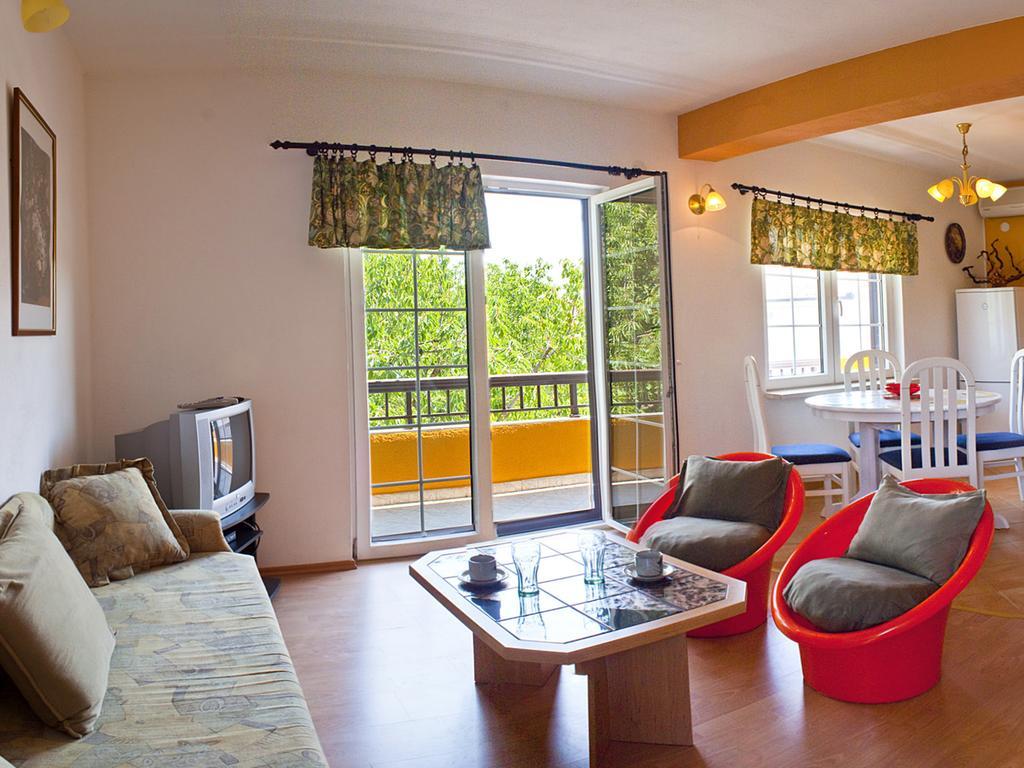 Annika Apartment *