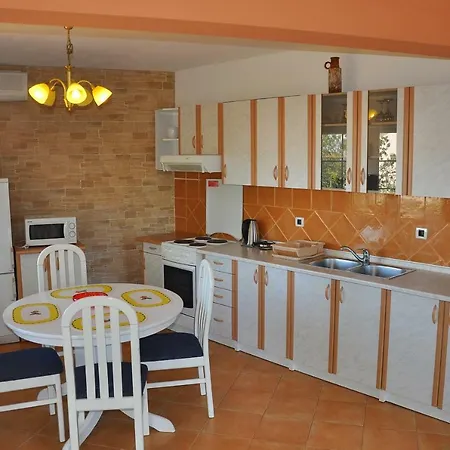 Apartments Villa Annika Slatine Exterior photo