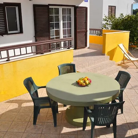 Apartments Villa Annika Slatine Exterior photo