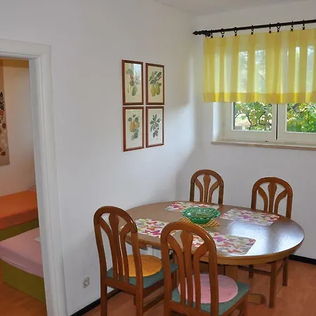 Apartments Villa Annika Slatine Exterior photo
