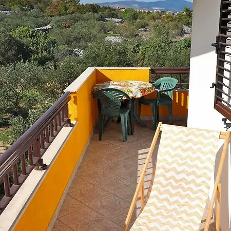 Apartments Villa Annika Slatine Exterior photo
