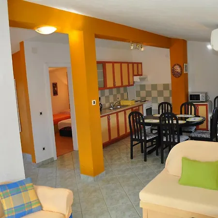 Apartments Villa Annika Slatine Exterior photo